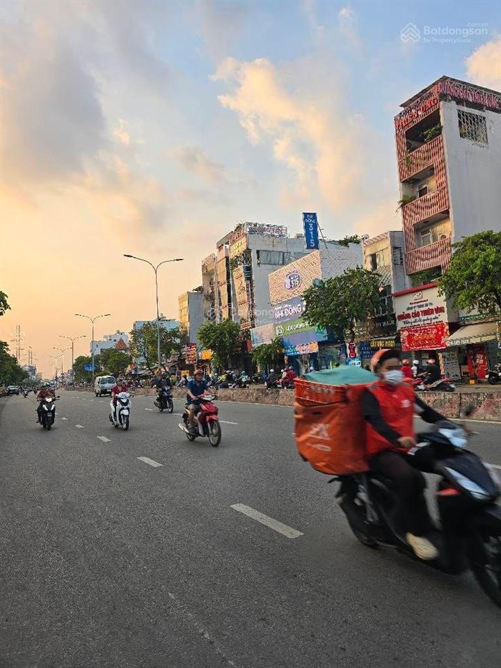 Nhà 2 mặt tiền kd sầm uất  đường nhựa 30m có lề  90m2 ngay aeon mall  celadoncity  vip tân phú
