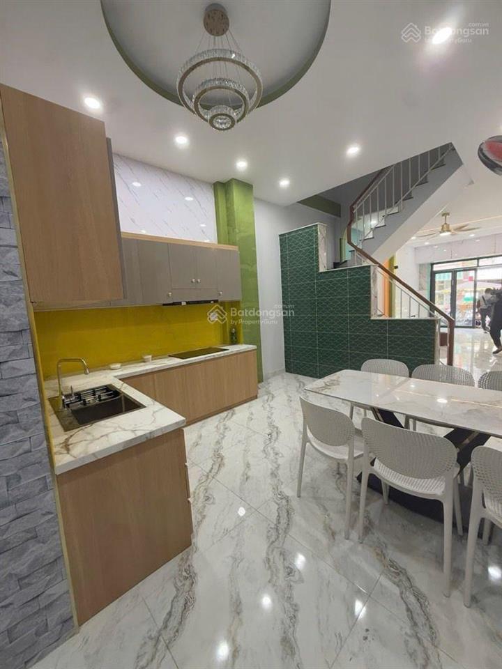Ngay chợ sơn kỳ, aeon mall tân phú  đường 12m có lề  vừa ở vừa kinh doanh (4x15m) 3 tầng hc đủ