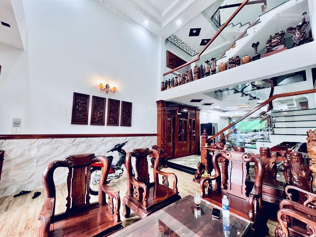 Mặt tiền kd đường 10m thông ô tô vào nhà gần chợ tân hương, aeon mall tân phú  5 tầng hoàn công đủ