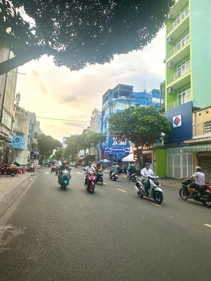 Tân phú giáp tân bình  nhà 2 tầng kiên cố hẻm ô tô vào nhà gần luỹ bán bích & trương vĩnh ký