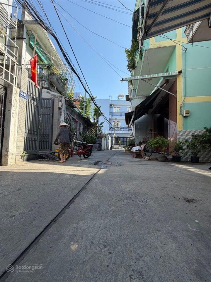 Tân phú giáp tân bình  nhà 2 tầng kiên cố hẻm ô tô vào nhà gần luỹ bán bích & trương vĩnh ký