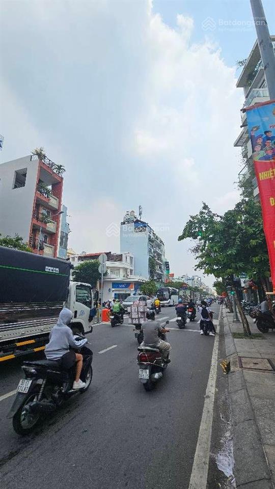 Tân phú giáp tân bình  nhà 2 tầng kiên cố hẻm ô tô vào nhà gần luỹ bán bích & trương vĩnh ký