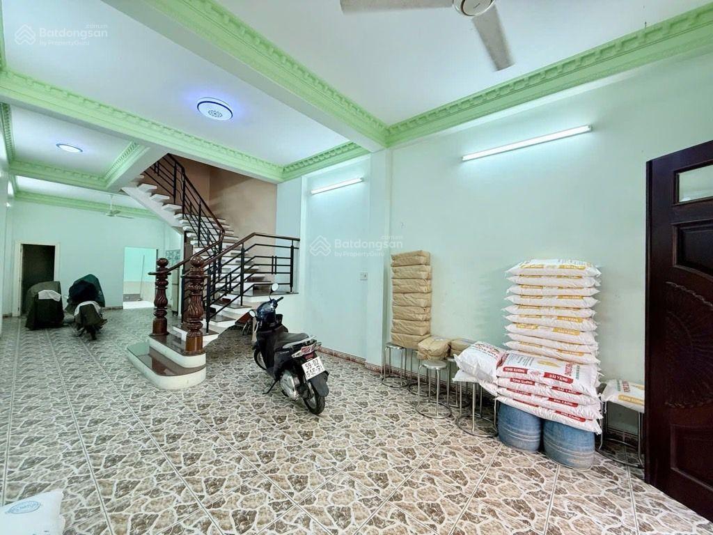 Bán nhà 4 tầng hc đủ  đường nhựa 7m ô tô vào nhà gần đầm sen ngay khu tô hiệu & hoà bình  tân phú