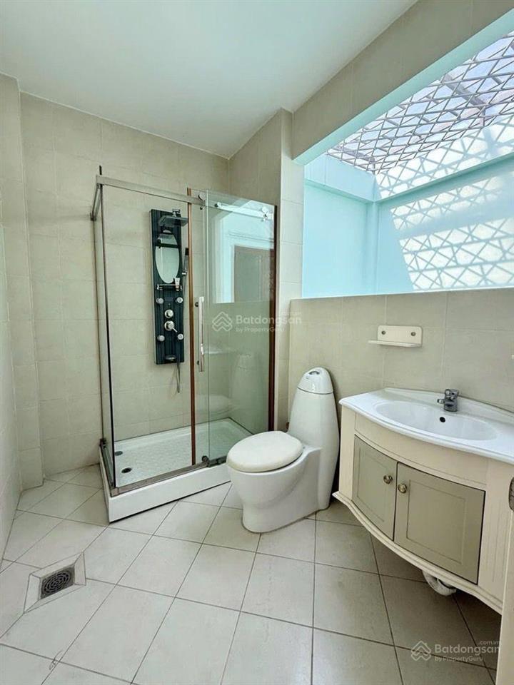 Bán nhà 4 tầng hc đủ  đường nhựa 7m ô tô vào nhà gần đầm sen ngay khu tô hiệu & hoà bình  tân phú