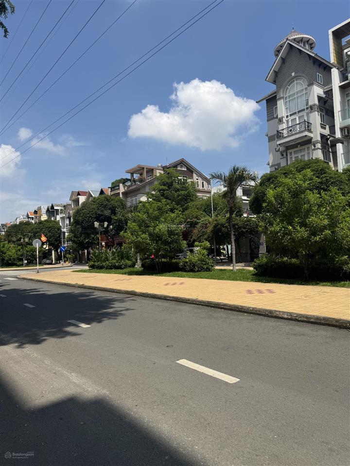 Tân phú giáp tân bình mặt tiền đường 16m  4 tầng kinh doanh ngay tân sơn nhì nguyễn thế truyện