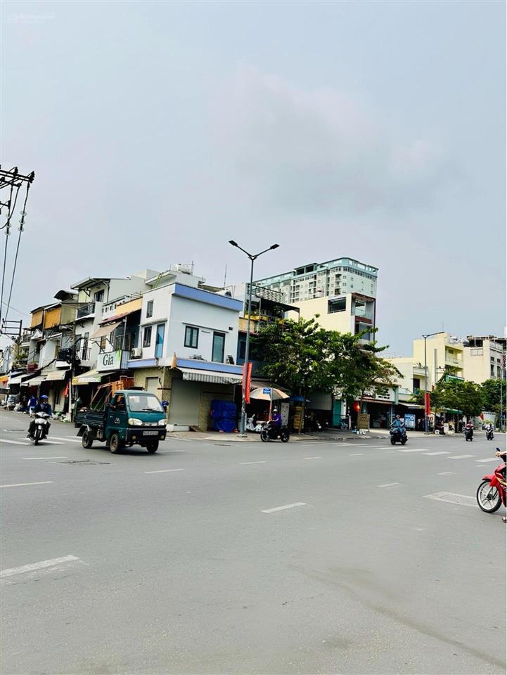 Mặt tiền kinh doanh đường 8m thông  3 tầng kiên cố  gần đầm sen  ngay tô hiệu  thoại ngọc hầu