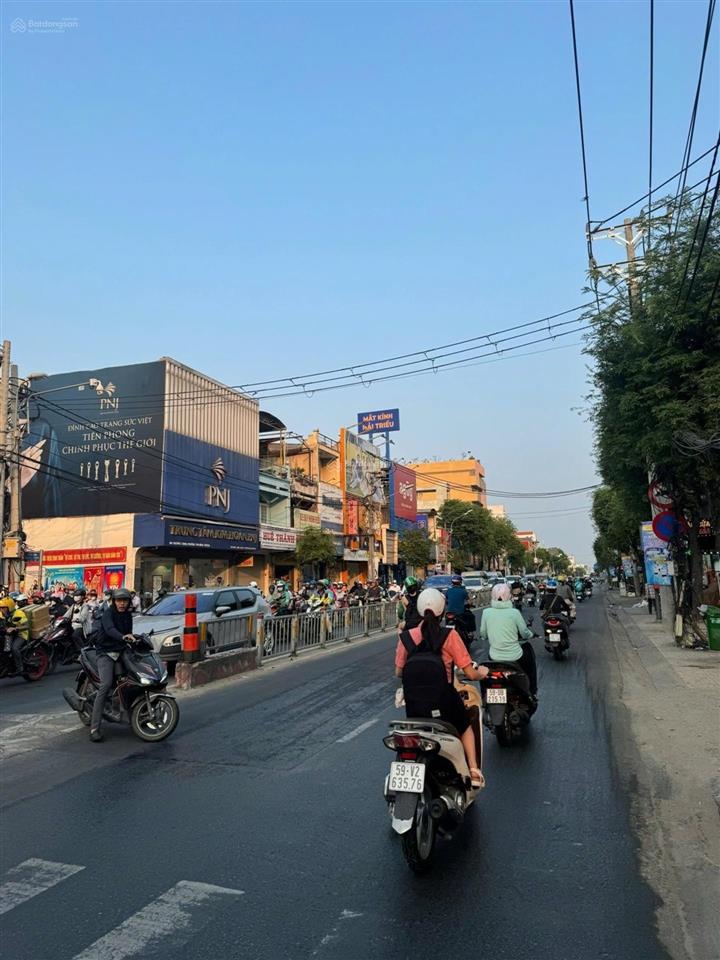 Bán nhà 3 tầng  tiện ở kết hợp kd hxt ô tô vào nhà  gần ga t3  ga metro số 2 ngay trường chinh