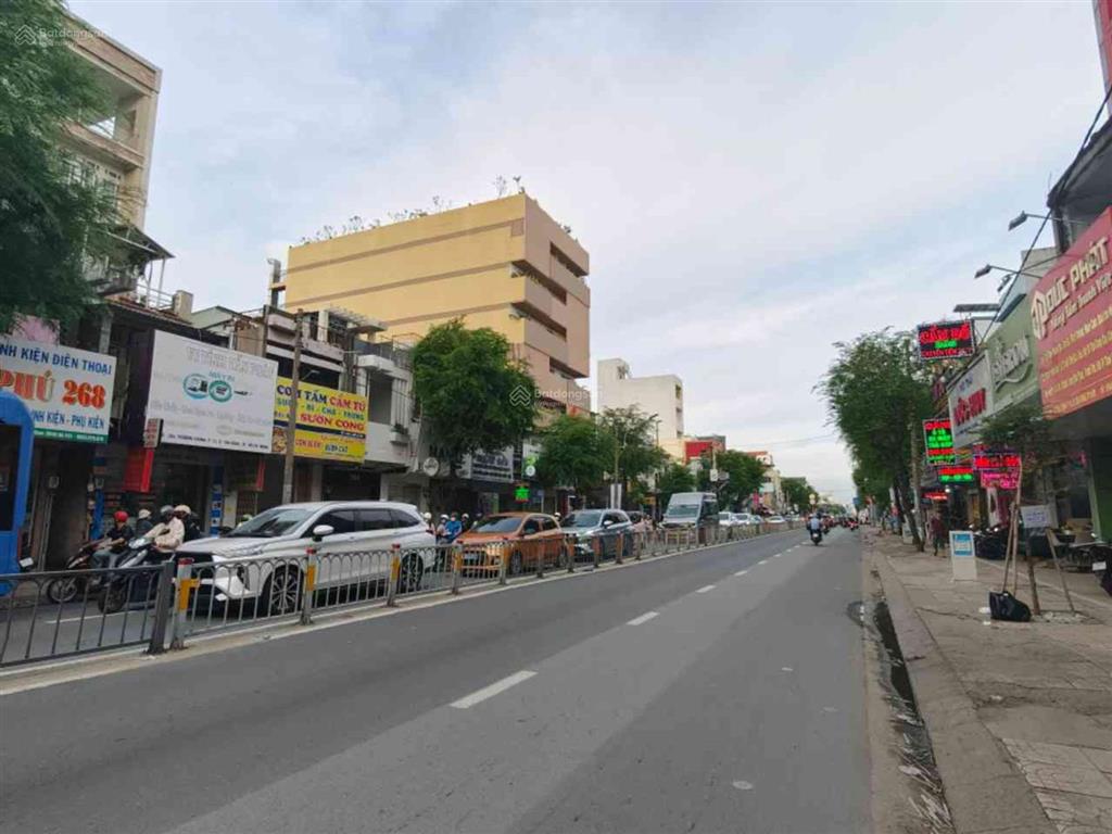 Bán nhà 3 tầng  tiện ở kết hợp kd hxt ô tô vào nhà  gần ga t3  ga metro số 2 ngay trường chinh