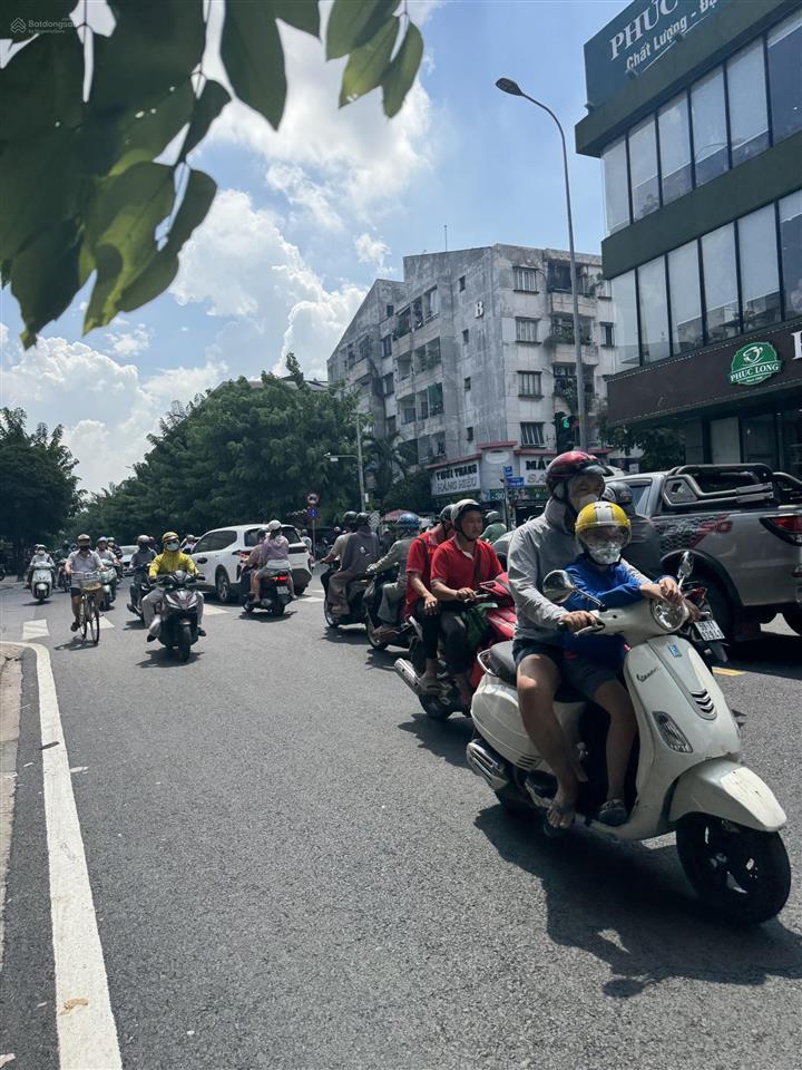 Siêu phẩm 5 tầng nội thất cao cấp ngang hiếm 6m  ô tô ngủ trong nhà ngay chợ tân hương tân phú