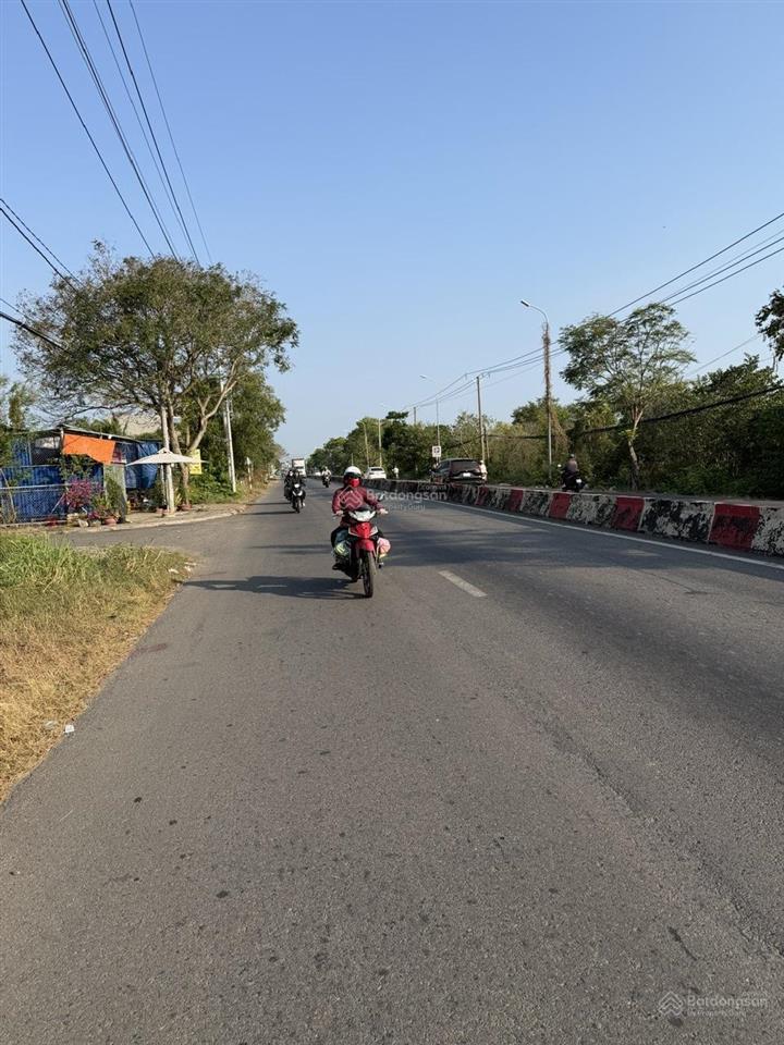 Cho thuê đất 3.000m2  có 640m2 đất ở  2 mt  đường tl44a 46mx95m  an ngãi  long điềnhcm