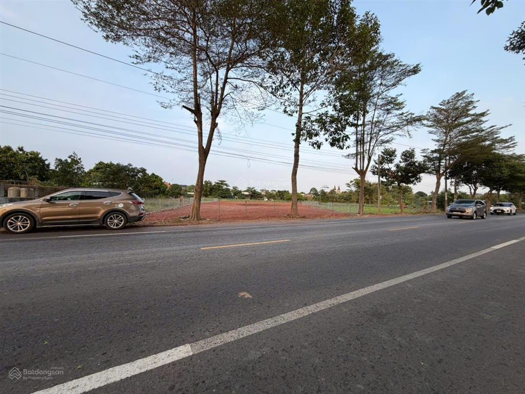 Bán đất mặt tiền quốc lộ 55 dt 28m x 75m = 2.100m2  có 400 thổ cư   0916 169 ***