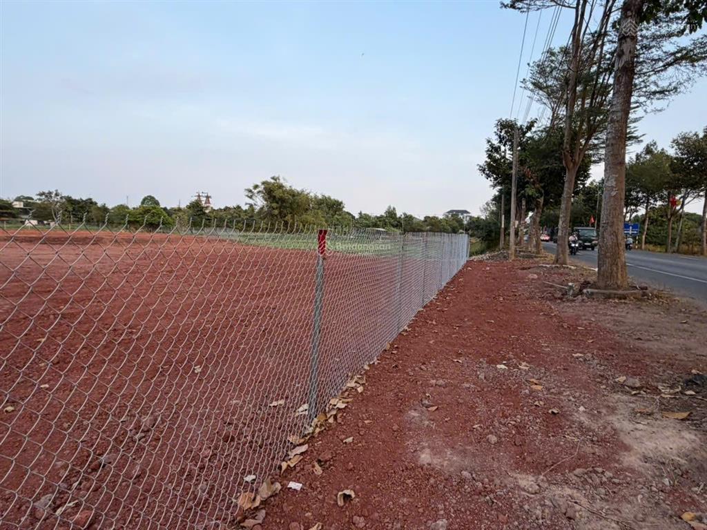 Bán đất mặt tiền quốc lộ 55 dt 28m x 75m = 2.100m2  có 400 thổ cư   0916 169 ***