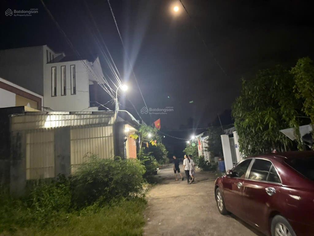 1 lô 5x24m=120m2 có 80m2 tc* giá 1 tỷ. bao thuế phí sang tên + gpxd + đồng hồ điện nước