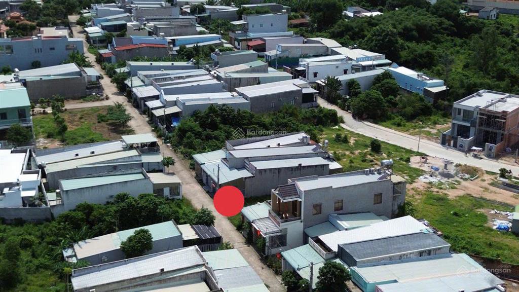Đất xây nhà ở rất đẹp 5m x 24m=120m2  có 80m2 tc  giá 1, x tỷ  bao luôn giấy tờ