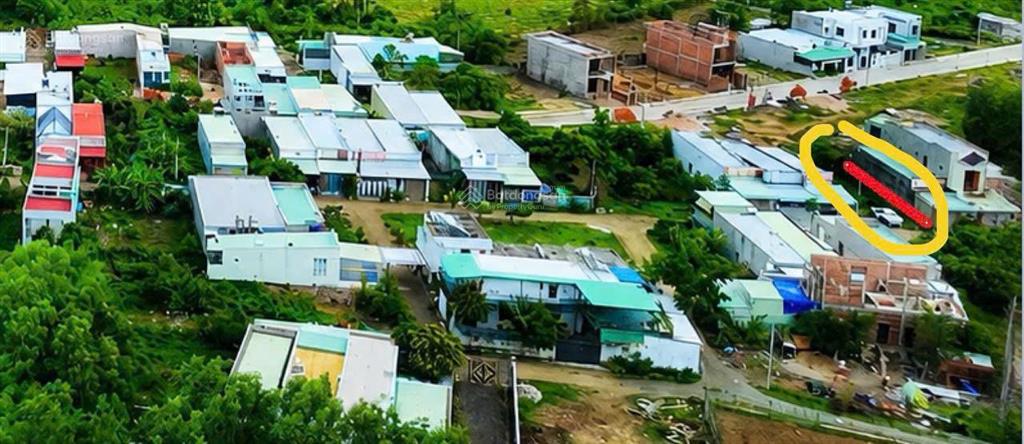 1 lô 5x24m=120m2 có 80m2 tc* giá 1 tỷ. bao thuế phí sang tên + gpxd + đồng hồ điện nước