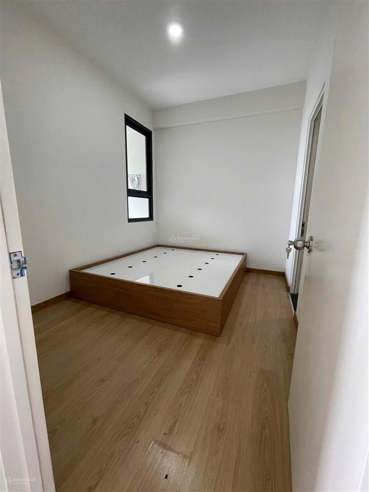 Chính chủ gửi bán căn 50m2, nhà trống, tầng cao, 2.05 tỷ, bao thuế phí sang tên