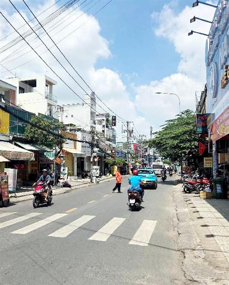 Bán căn nhà mặt tiền đường bình trị đông, bình tân dt 50mx70m 3419m2, dòng tiền 250tr/th, 135 tỷ