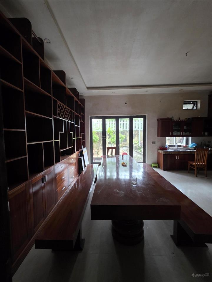 Bán nhà chính chủ ngay quốc lộ lộc ninh, đồng hới có thể ở, làm văn phòng, full nội thất cao cấp