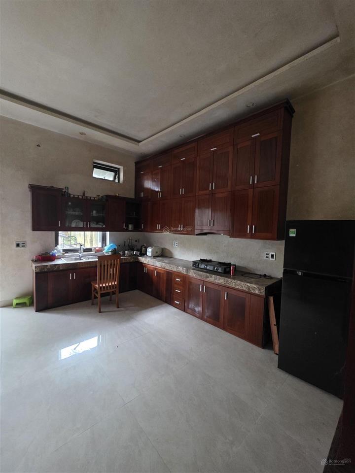 Bán nhà chính chủ ngay quốc lộ lộc ninh, đồng hới có thể ở, làm văn phòng, full nội thất cao cấp