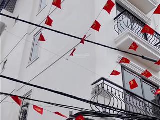 7.25 tỷ có nhà lô góc 7tầng thang máy mới, đón tết liên mạc  bắc từ liêm ôtô vào nhà đg ôtô tránh