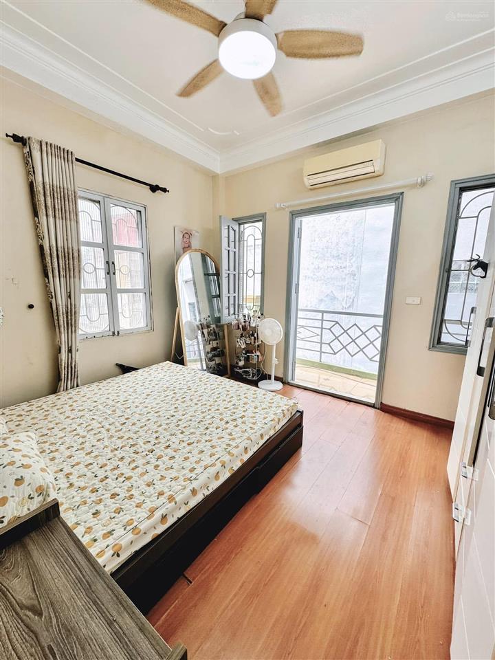 Một trong số ít 1 căn, lạc long quân, ngõ thông kinh doanh, 50m² nhỉnh 11 tỷ, thoáng trước sau