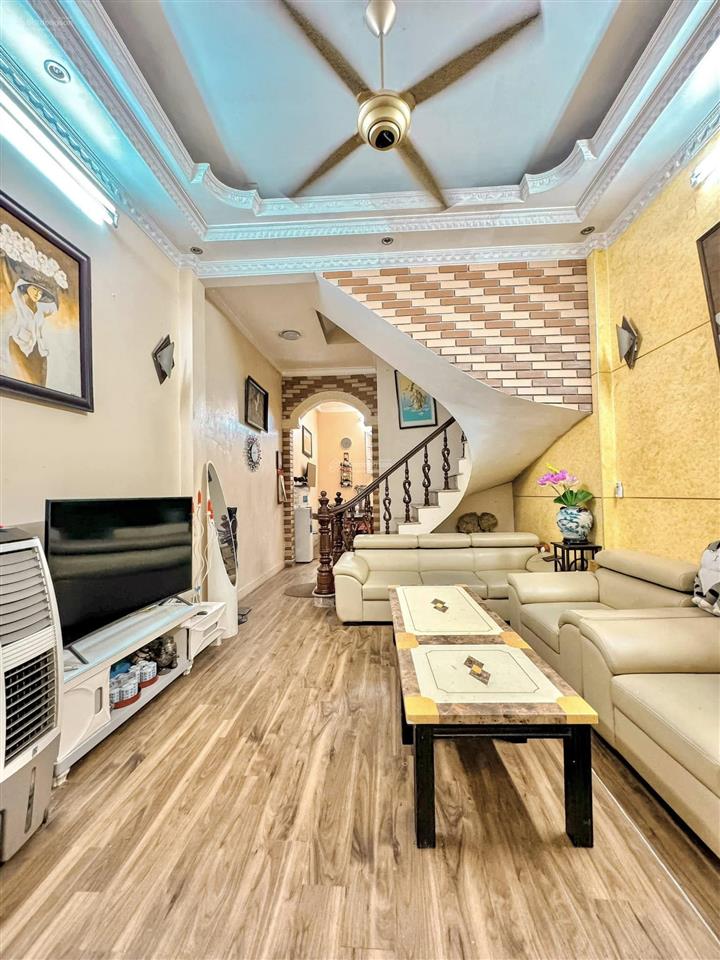 Một trong số ít 1 căn, lạc long quân, ngõ thông kinh doanh, 50m² nhỉnh 11 tỷ, thoáng trước sau
