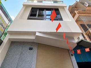 Siêu phẩm lạc long quân  6t thang máy  ô tô  lô góc, chỉ nhỉnh 10 tỷ