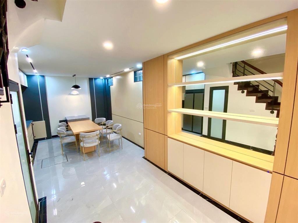 Siêu phẩm lạc long quân  6t thang máy  ô tô  lô góc, chỉ nhỉnh 10 tỷ