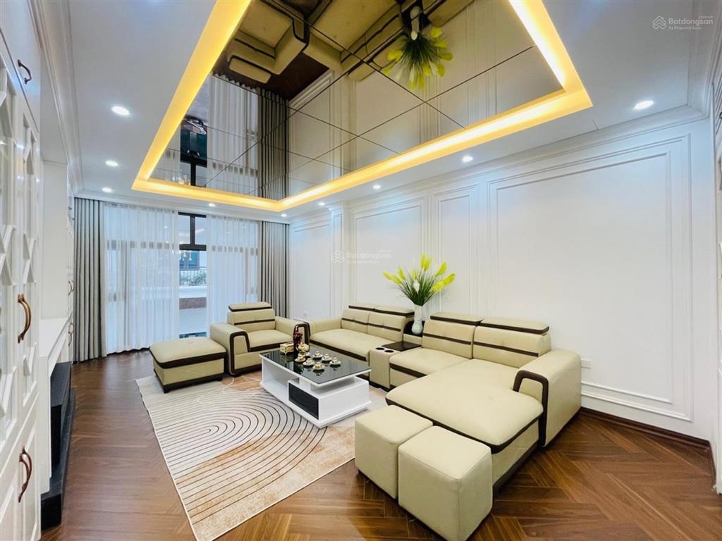 Một trong số ít 1 căn hoàng quốc việt  6t thang máy  ô tô  10 tỷ  xây mới