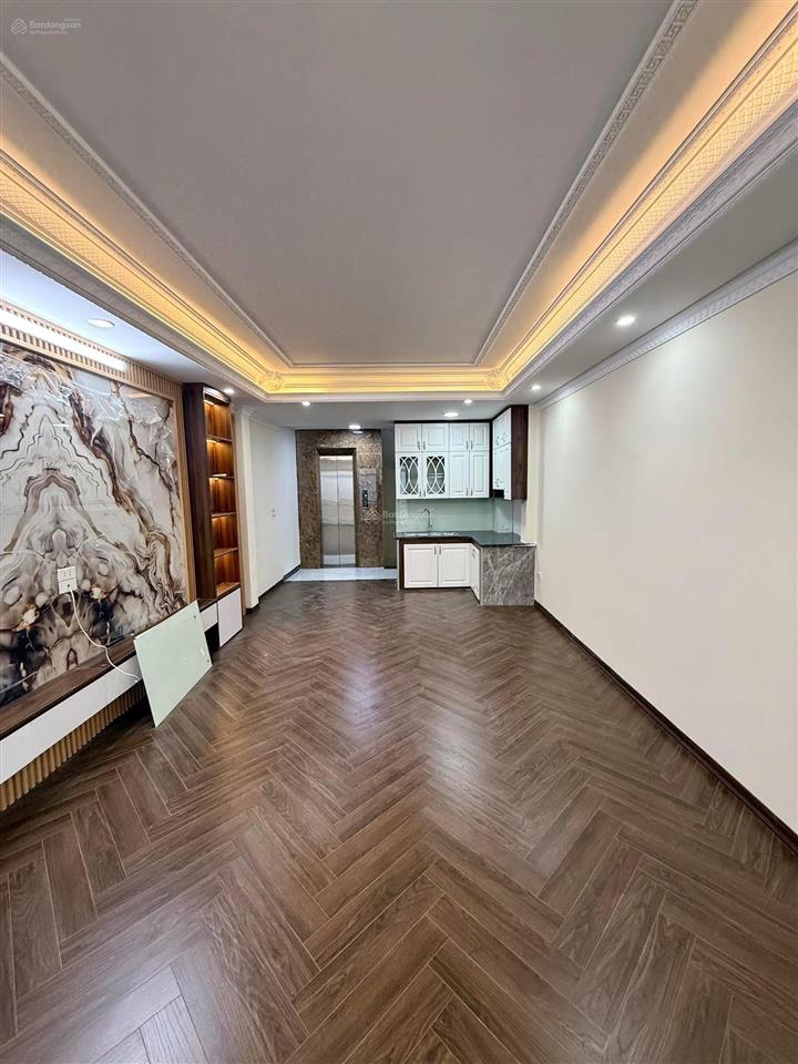 Chủ cần bán gấp  lạc long quân  thang máy  ô tô tránh  52m2  nhỉnh 13 tỷ