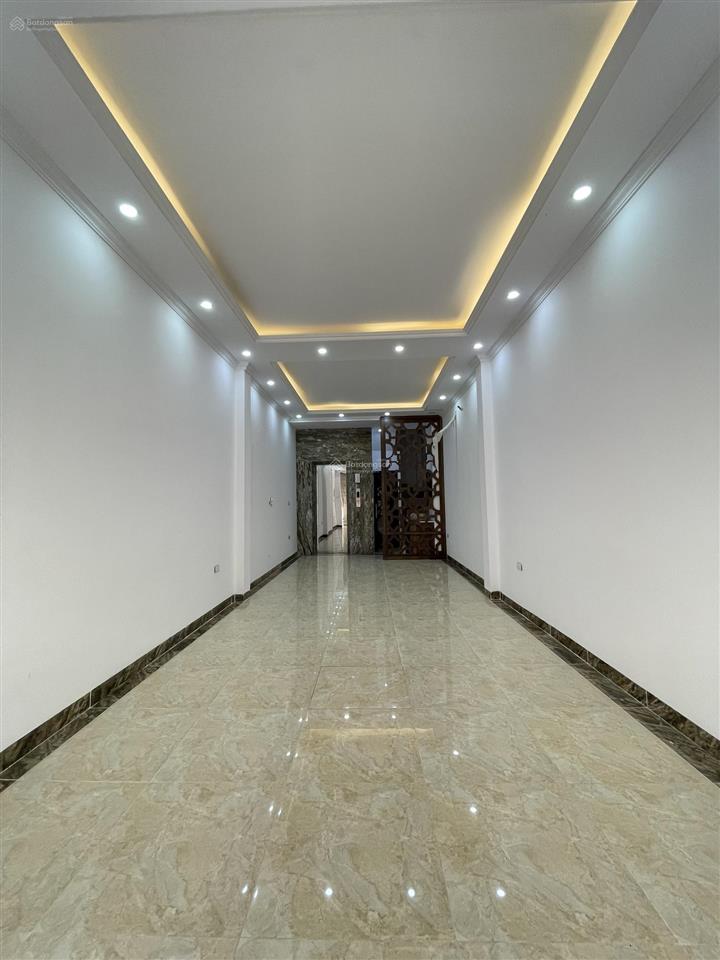 Một trong số ít 1 căn  xuân la  thang máy  ô tô tránh  54m2  nhỉnh 13 tỷ