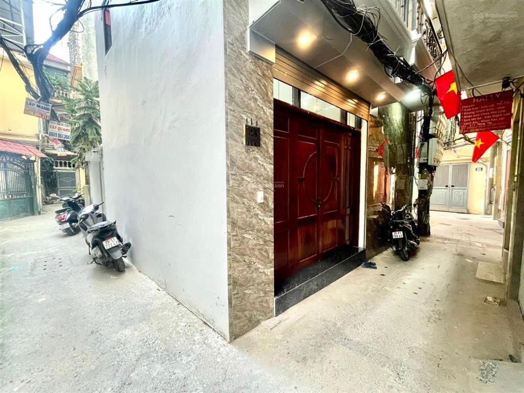 Chị tôi tên thắm cần bán gấp nhà mặt ngõ ô tô hoàng hoa thám, 50m2, nhỉnh 13 tỷ.
