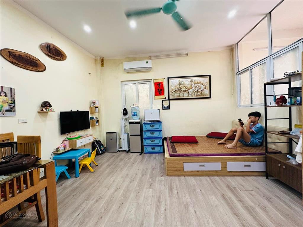 Bán gấp nhà ngõ 462 bưởi, 42m2, 10 tỷ, còn thương lượng