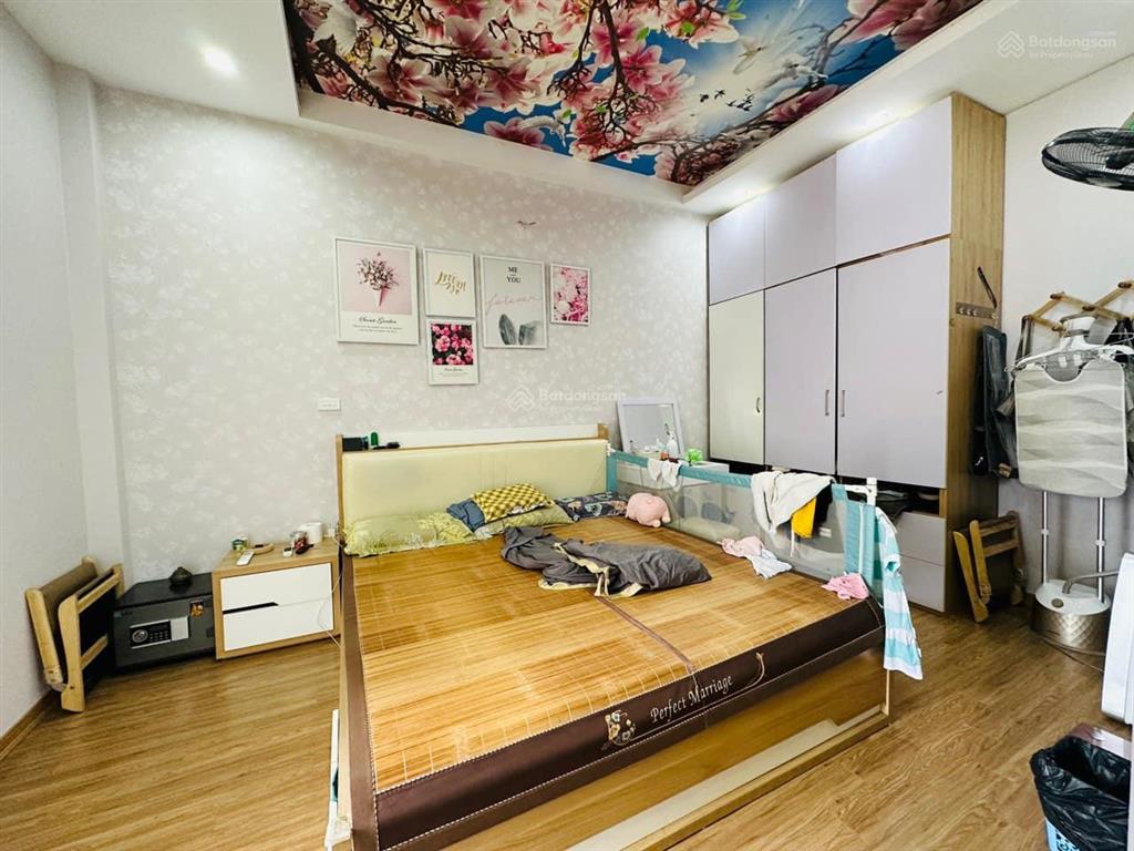 Bán gấp nhà ngõ 462 bưởi, 42m2, 10 tỷ, còn thương lượng