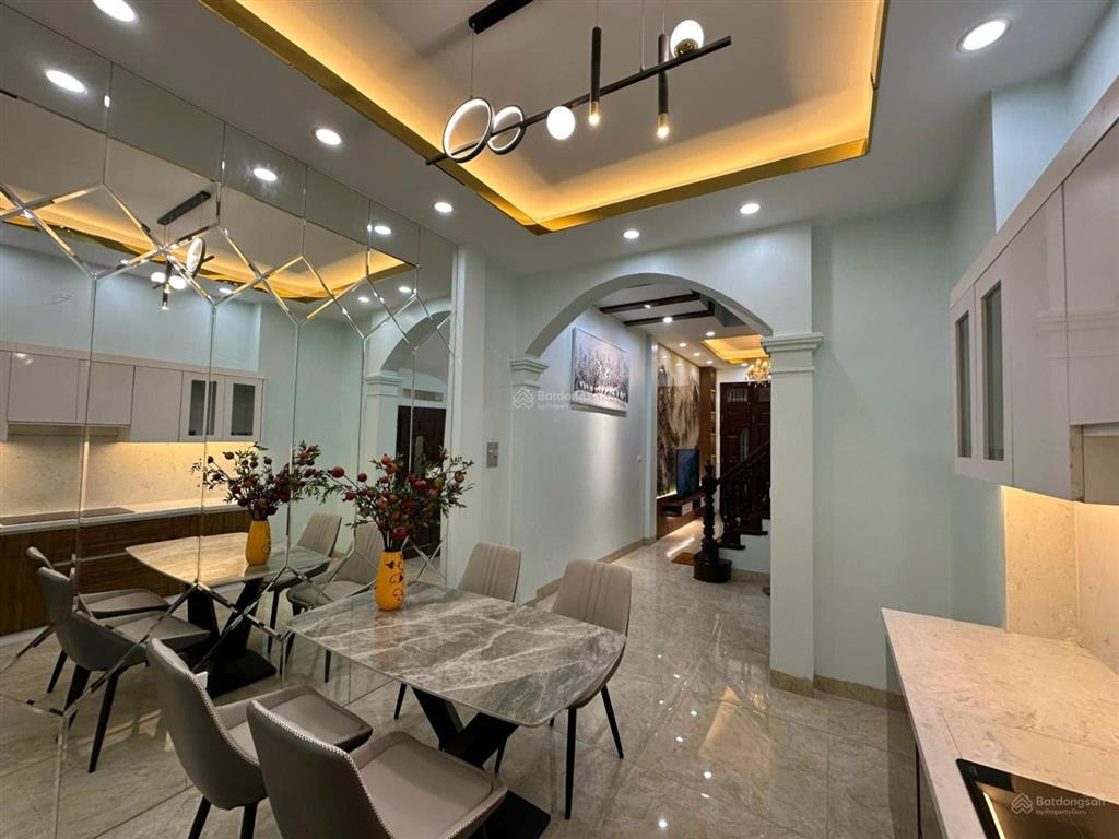 Trời ơi cứu tôi với, bán gấp siêu phẩm đội cấn, 53m2, nhỉnh 10 tỷ.
