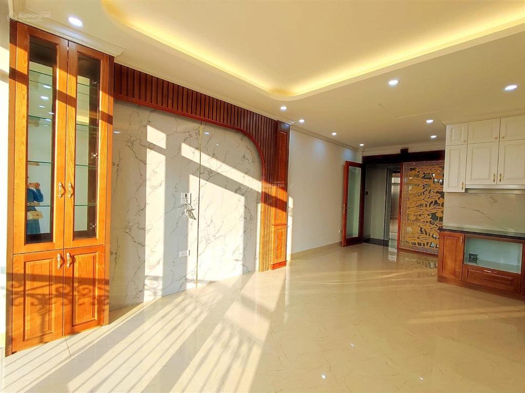 Siêu phẩm phố vĩnh phúc  vỉa hè 3m  4 làn ô tô  55m2, 16 tỷ