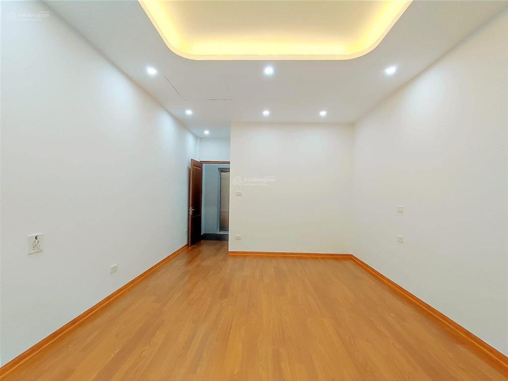Siêu phẩm phố vĩnh phúc  vỉa hè 3m  4 làn ô tô  55m2, 16 tỷ