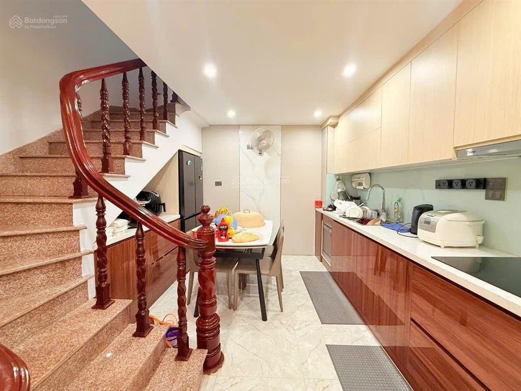 Thật không thể tin được, hoàng hoa thám  ngọc hà, 40/45m2 5t nhỉnh 7 tỷ, 2 thoáng, 3 bước ra phố