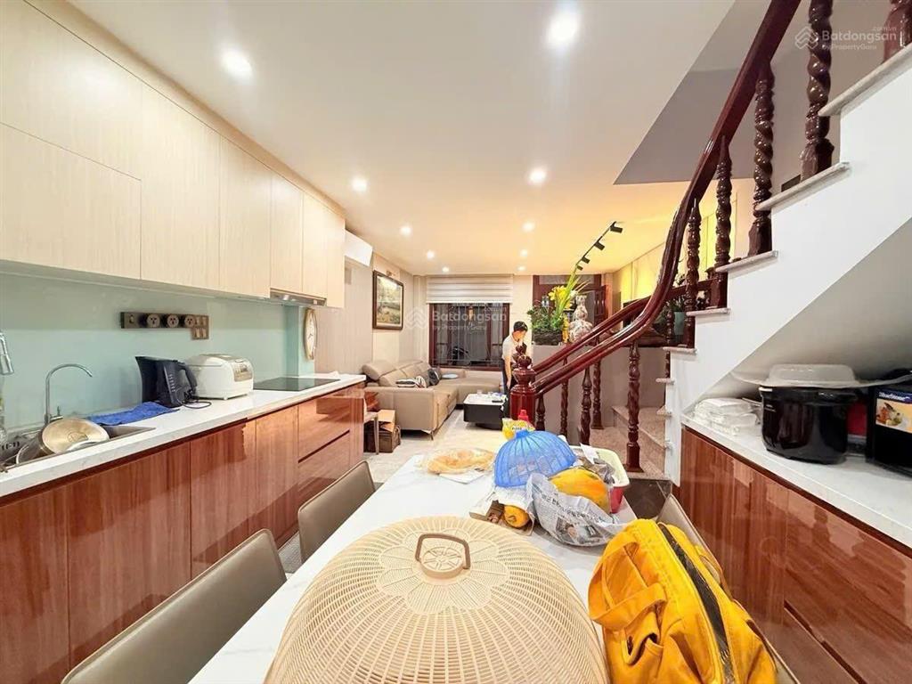 Thật không thể tin được, hoàng hoa thám  ngọc hà, 40/45m2 5t nhỉnh 7 tỷ, 2 thoáng, 3 bước ra phố