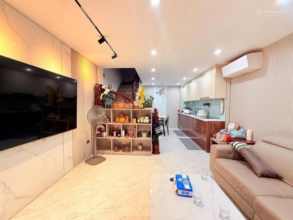 Thật không thể tin được, hoàng hoa thám  ngọc hà, 40/45m2 5t nhỉnh 7 tỷ, 2 thoáng, 3 bước ra phố