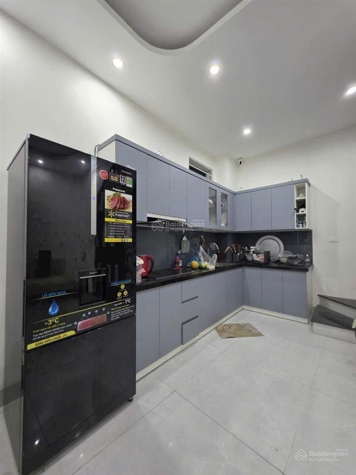 Bán gấp nhà hoàng hoa thám, 40m2x5t, 7 tỷ, khu vực dân trí cao, ngõ nông