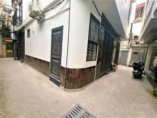 Bán gấp nhà hoàng hoa thám, 40m2x5t, 7 tỷ, khu vực dân trí cao, ngõ nông