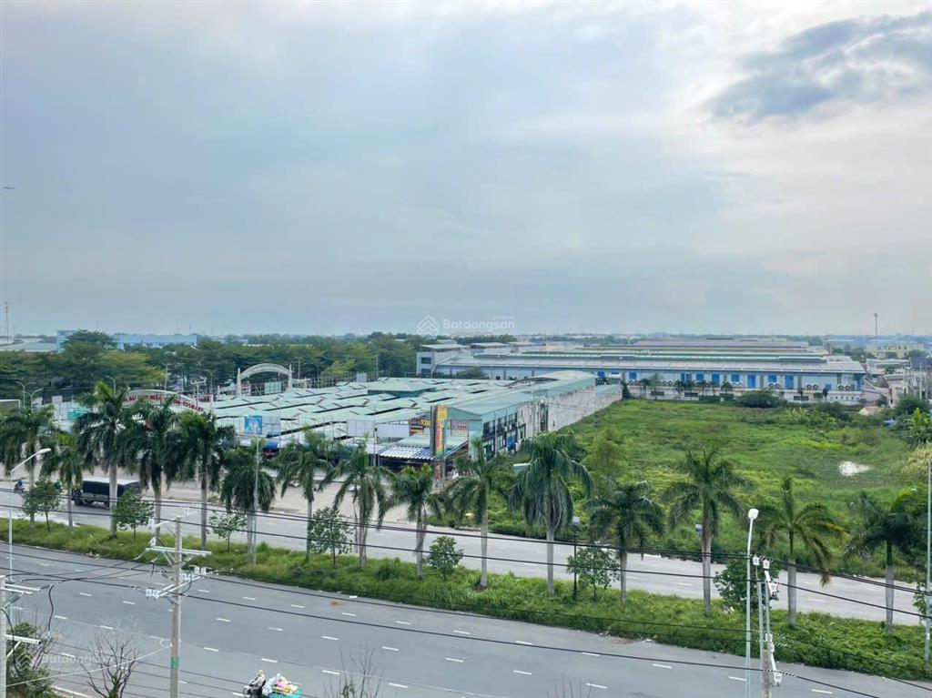 Bán đất trong kcn đức hòa 3, huyện đức hòa, long an 24.600m2. giá 4,68 triệu/m2. vị trí đẹp