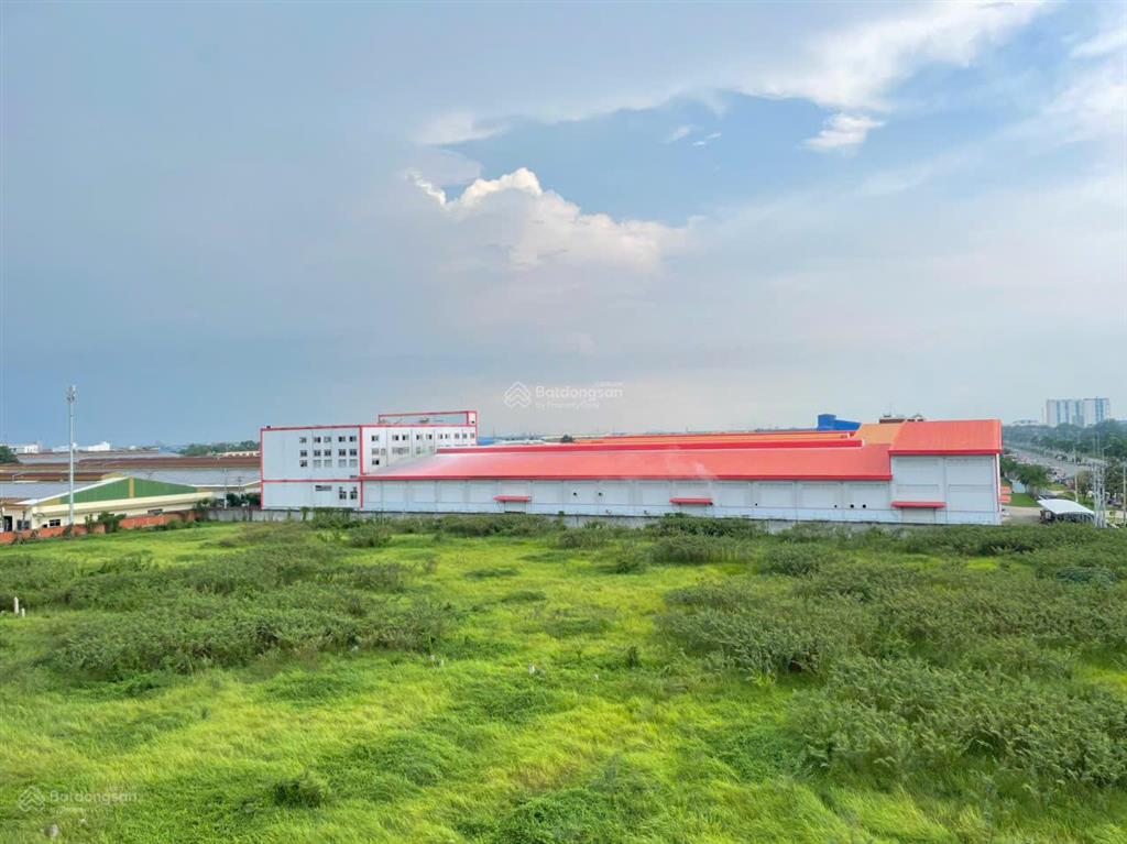 Bán đất trong kcn đức hòa 3, huyện đức hòa, long an 24.600m2. giá 4,68 triệu/m2. vị trí đẹp