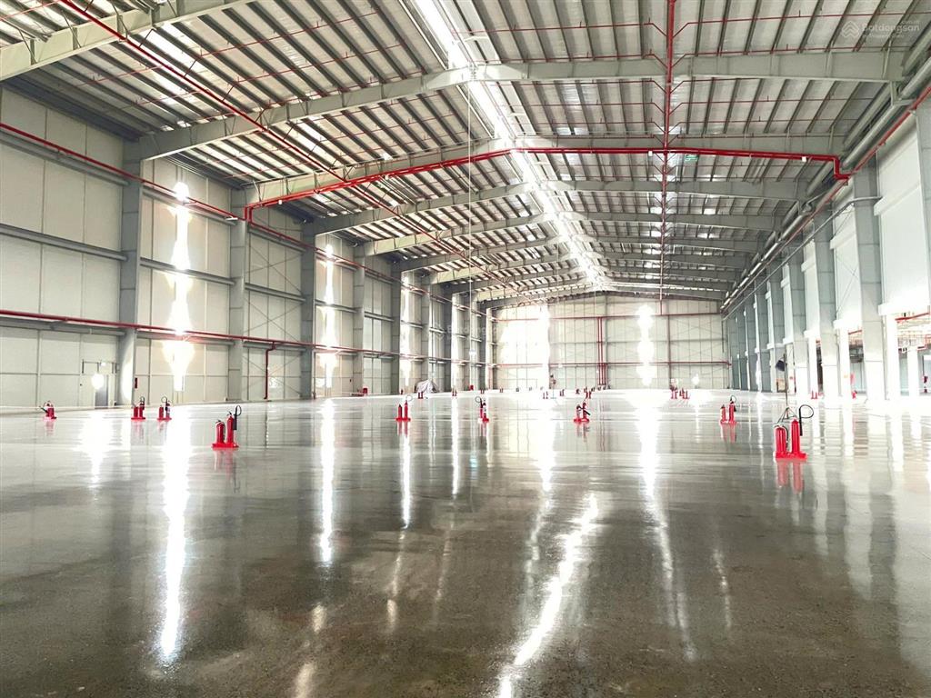 Bán nhà xưởng kcn long an  diện tích lớn  vị trí góc 2 mặt tiền