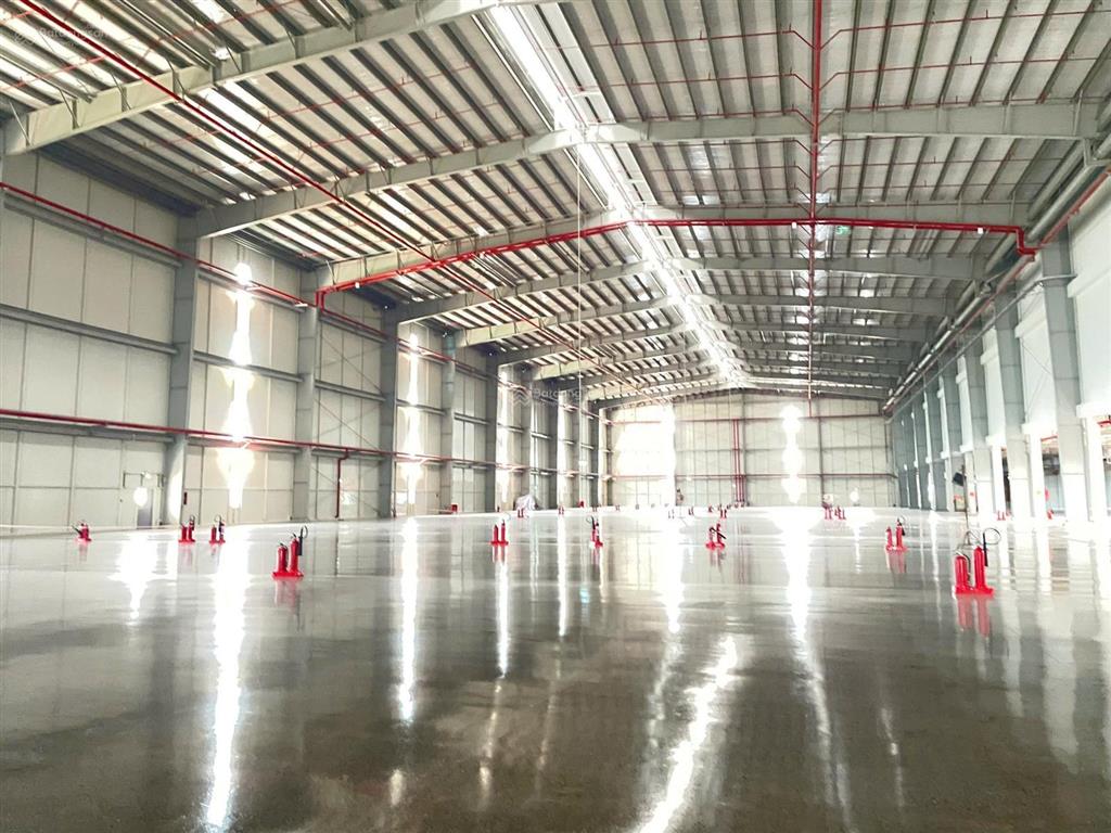 Bán nhà xưởng kcn long an  diện tích lớn  vị trí góc 2 mặt tiền