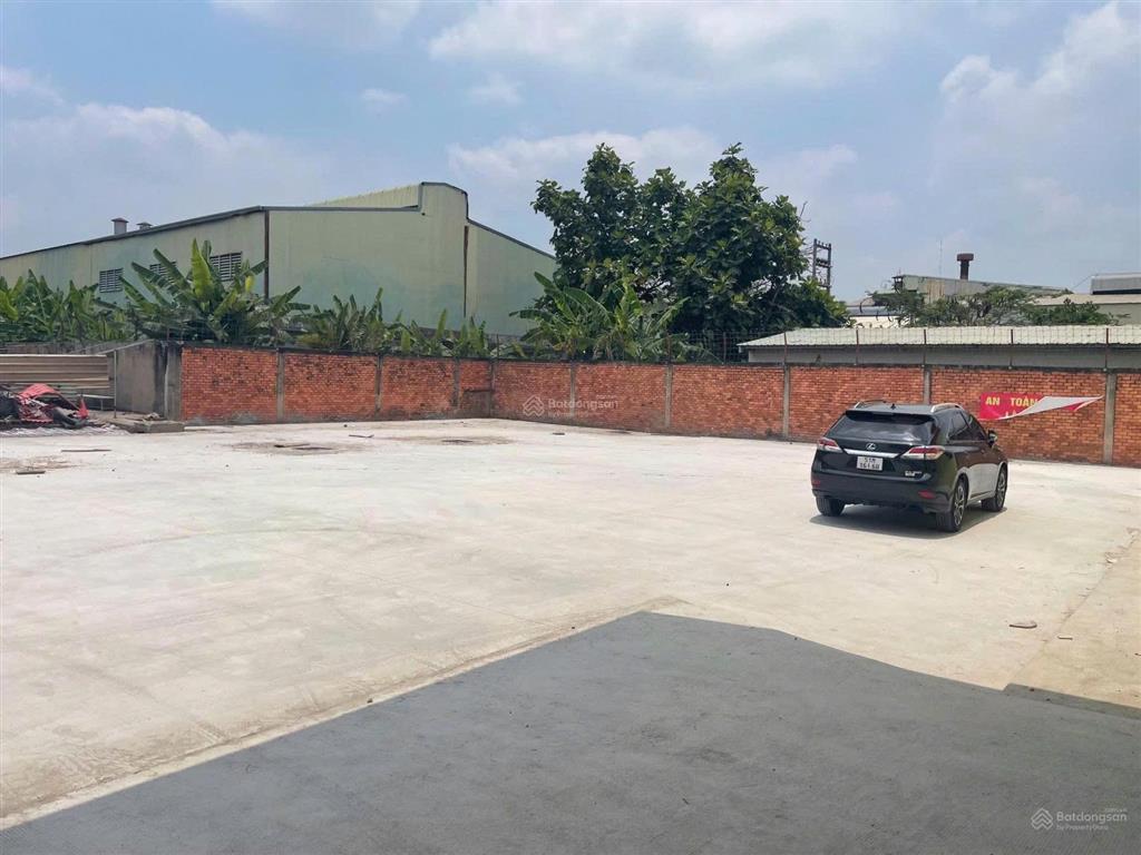 Cho thuê xưởng ngoài kcn bến lức long an 3800m2.  0975 112 ***