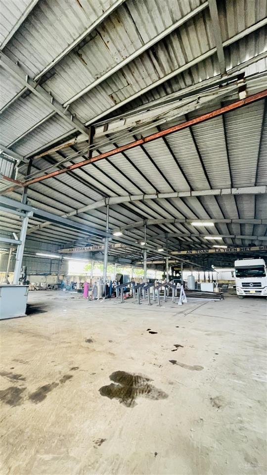 Chính chủ bán cụm đất xưởng mặt tiền quốc lộ 1a, tổng dt đất 5.506m2 sổ hồng riêng