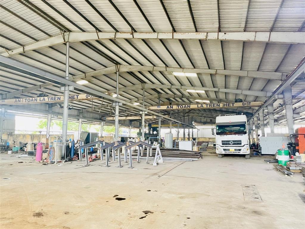 Chính chủ bán cụm đất xưởng mặt tiền quốc lộ 1a, tổng dt đất 5.506m2 sổ hồng riêng