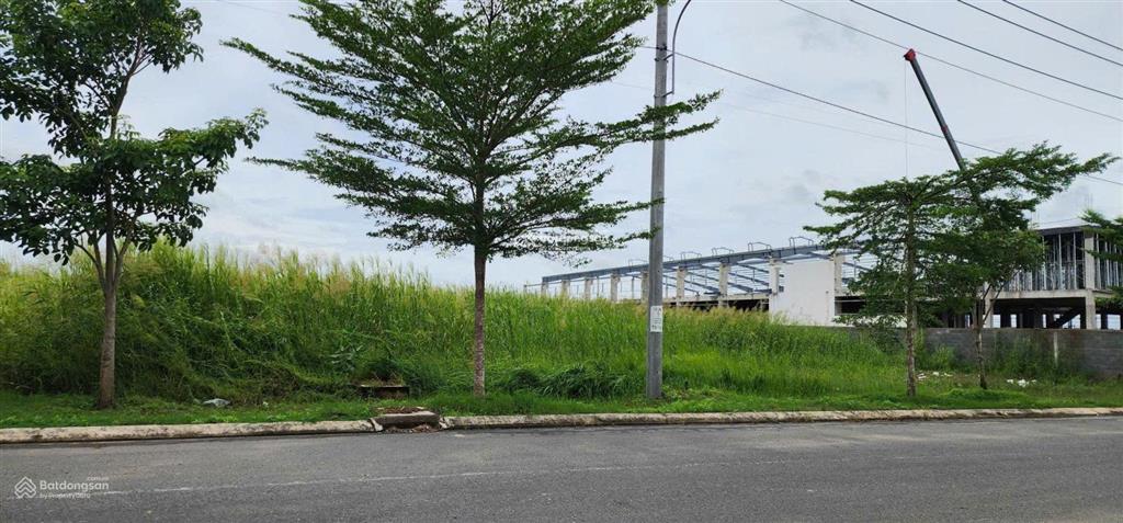 Bán lô đất 10.000m² trong kcn đức hòa, long an giá rẻ 128 usd/m2~3.33tr/m2  pháp lý đầy đủ